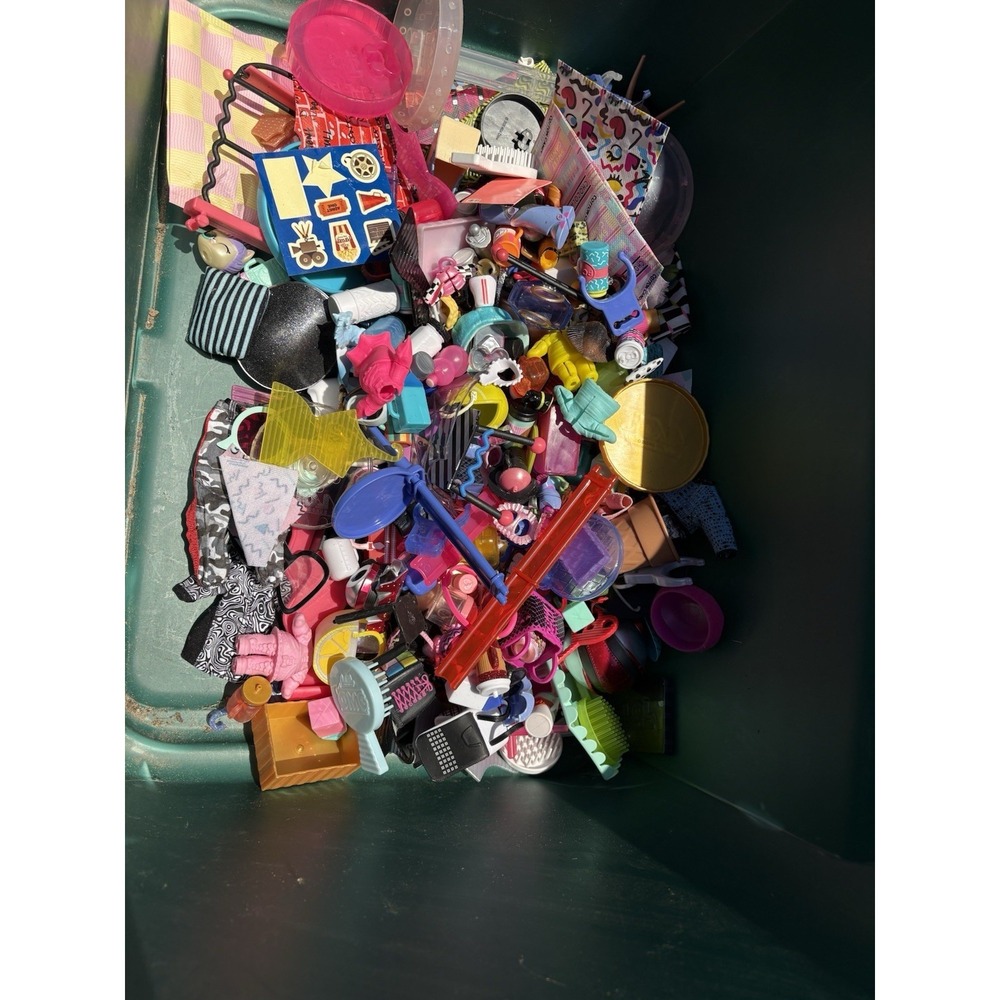Massive L.O.L. Surprise Doll Lot - 43 Dolls & Pets + Huge Accessory Bin - Picture 9 of 9